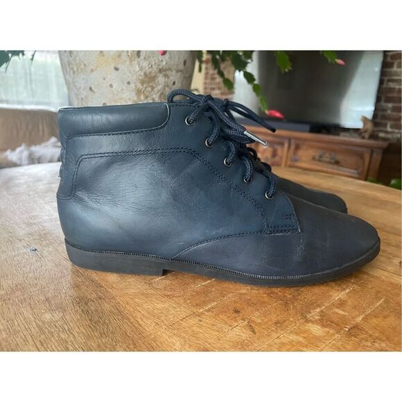 Vintage DaneXX Blue Leather Ankle Boots Size 7N Cuffed at the Ankle - Picture 1 of 8